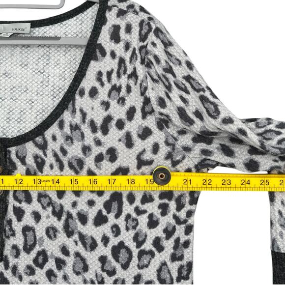 LUUKSE Animal Print Long Sleeves‎ Button Henley Top Womens XL - Picture 5 of 6